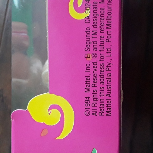 1994 Ruffle Fun Barbie - Picture 5 of 6